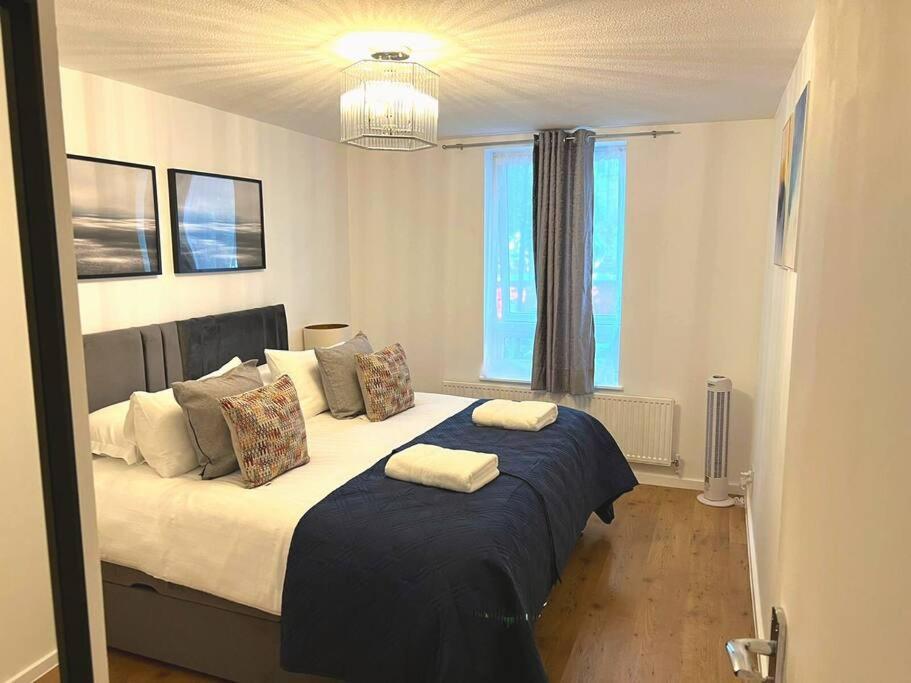 Aisiki At Tottenham Hale, 4 Bedroom & 2 Bathroom Pet-friendly Duplex Flat, King Or Twin Beds With Free Wi-fi & Parking Appartamento