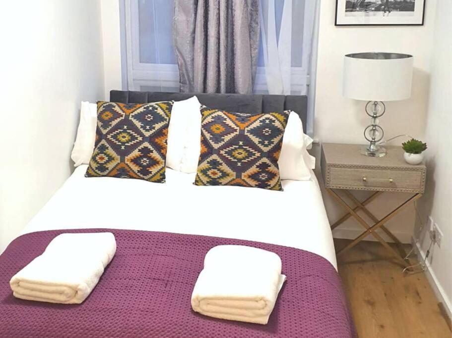 Aisiki At Tottenham Hale, 4 Bedroom & 2 Bathroom Pet-friendly Duplex Flat, King Or Twin Beds With Free Wi-fi & Parking Londra